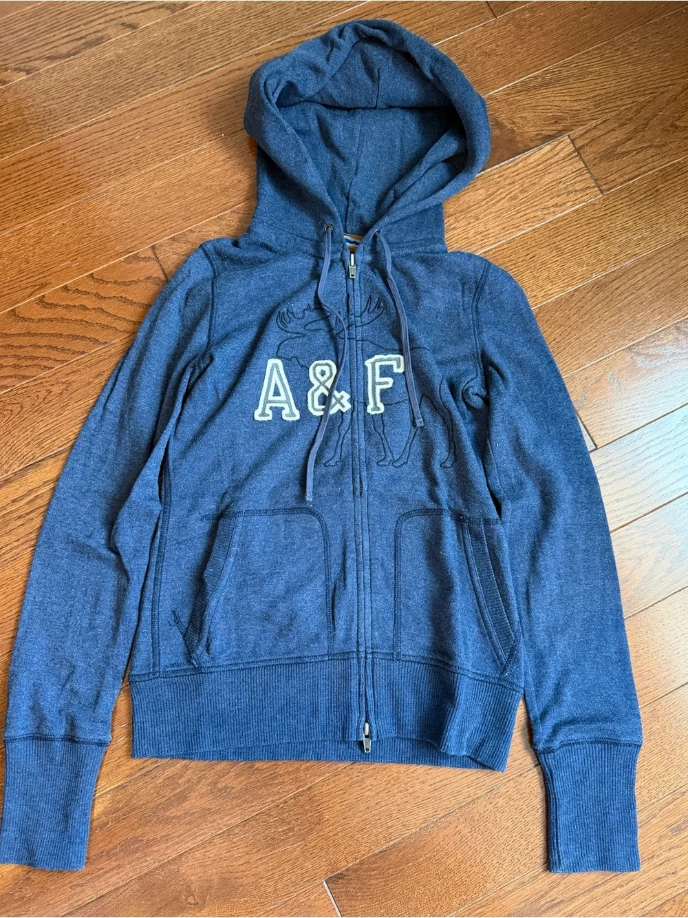 Women’s Abercrombie & Fitch Navy Blue Hooded Full Zip Sweatshirt. Size Medium